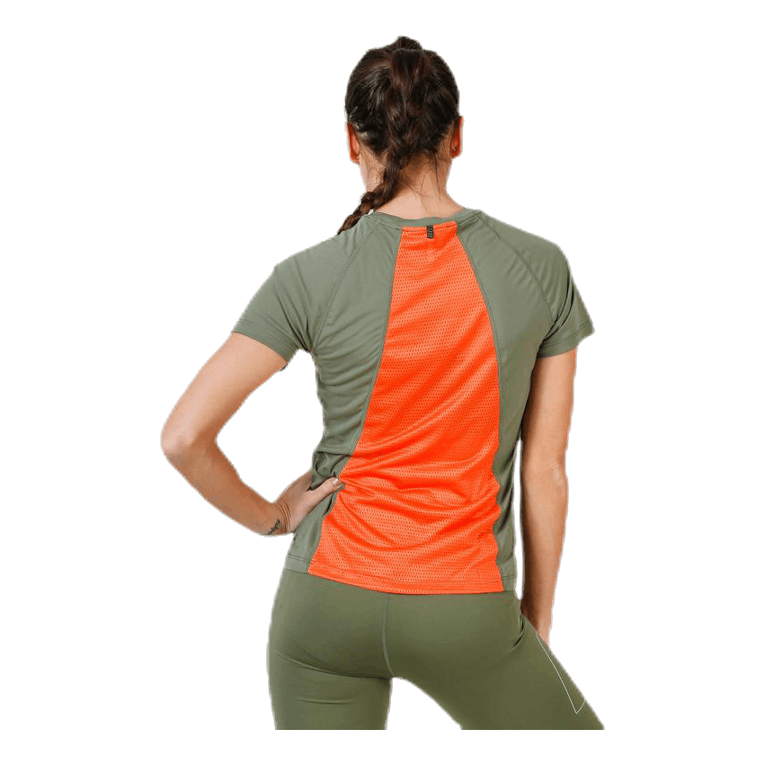 Black Feather Tee Green