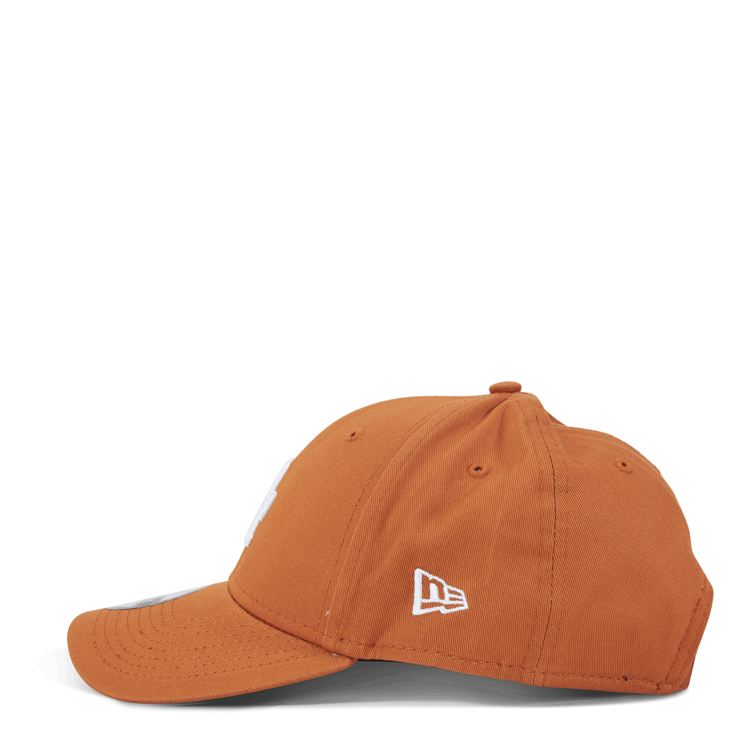 League Essential 9forty