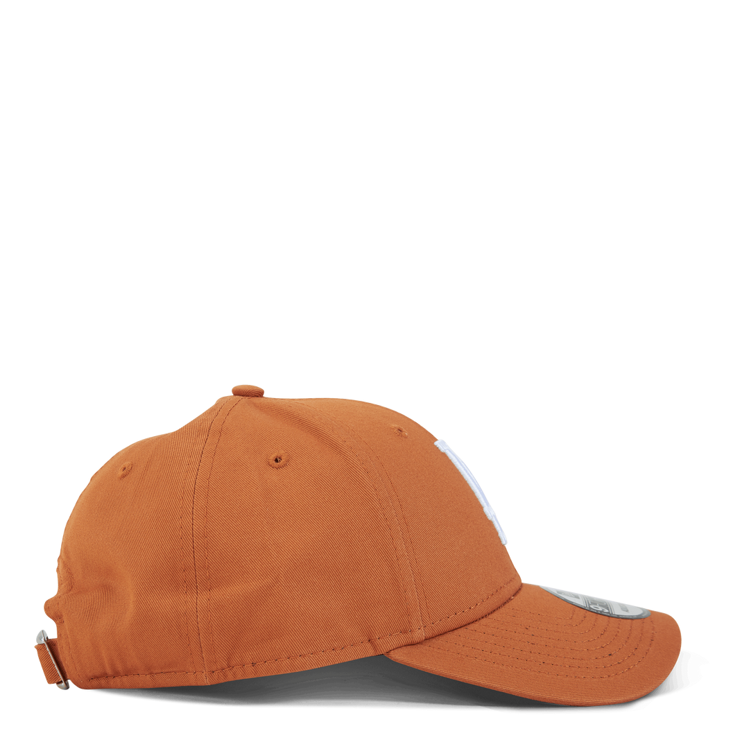 League Essential 9forty