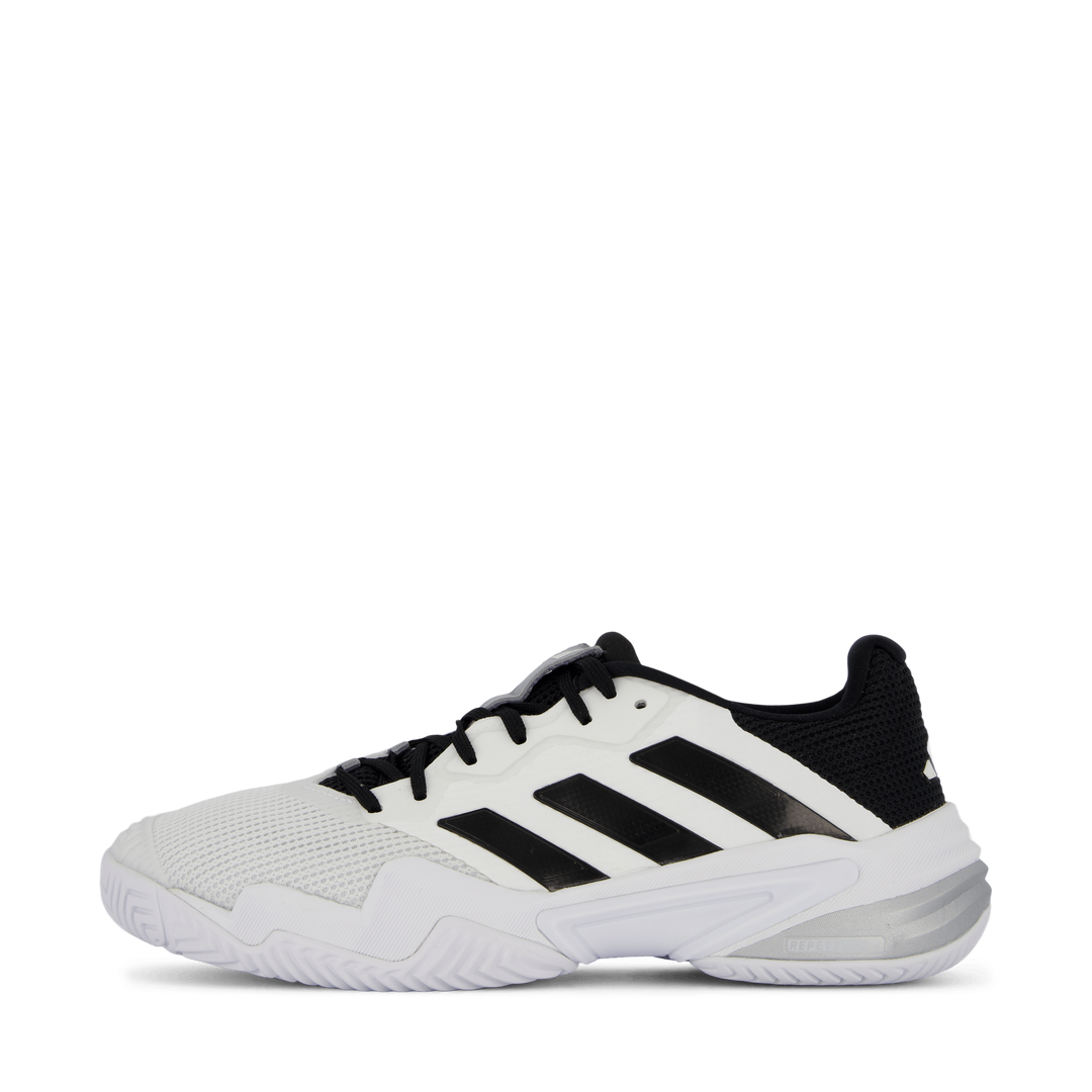 Barricade 13 M White