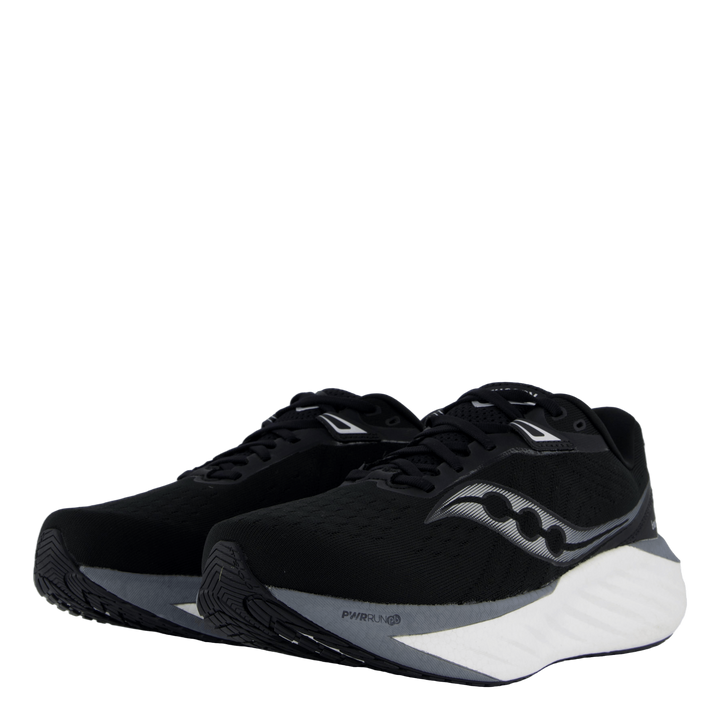 Triumph 22 Men Wide Black/white