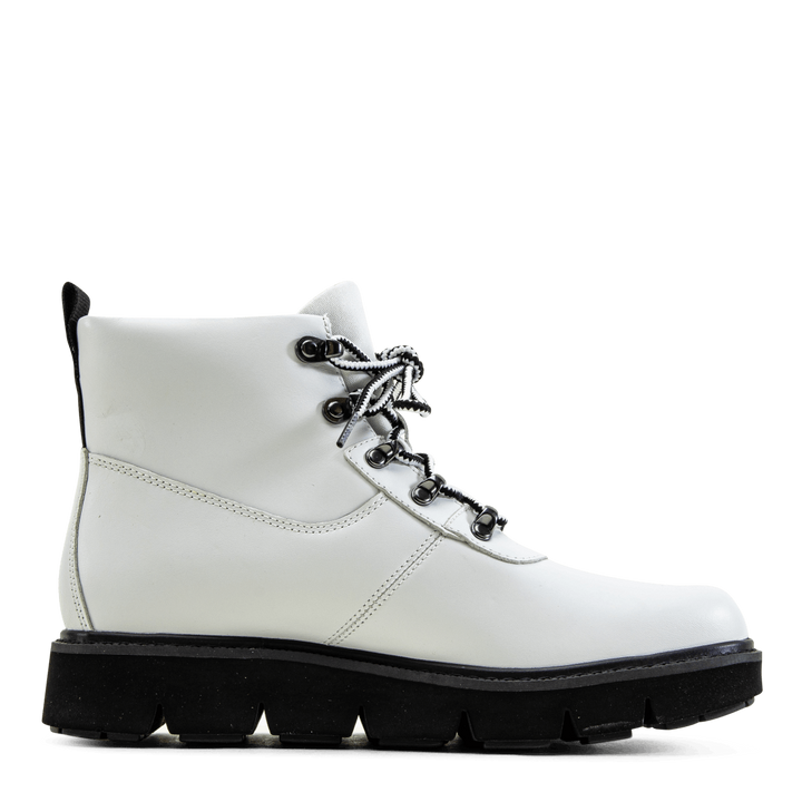 Raywood Alpine Hiker White