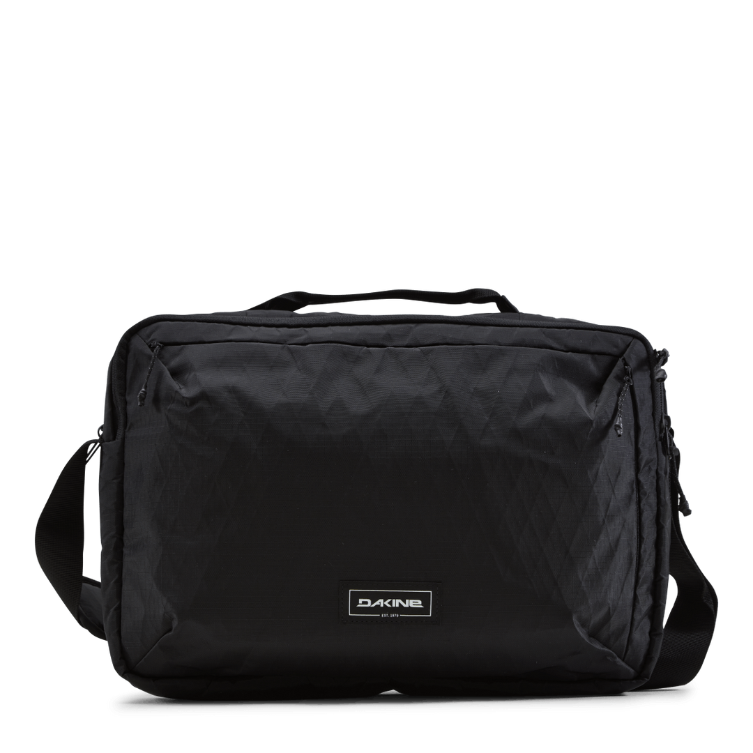 Concourse Messenger 15L Black