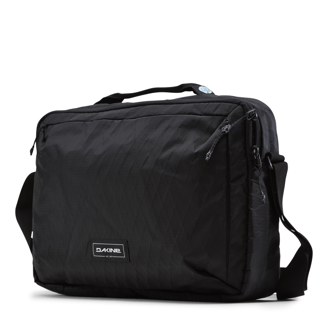 Concourse Messenger 15L Black