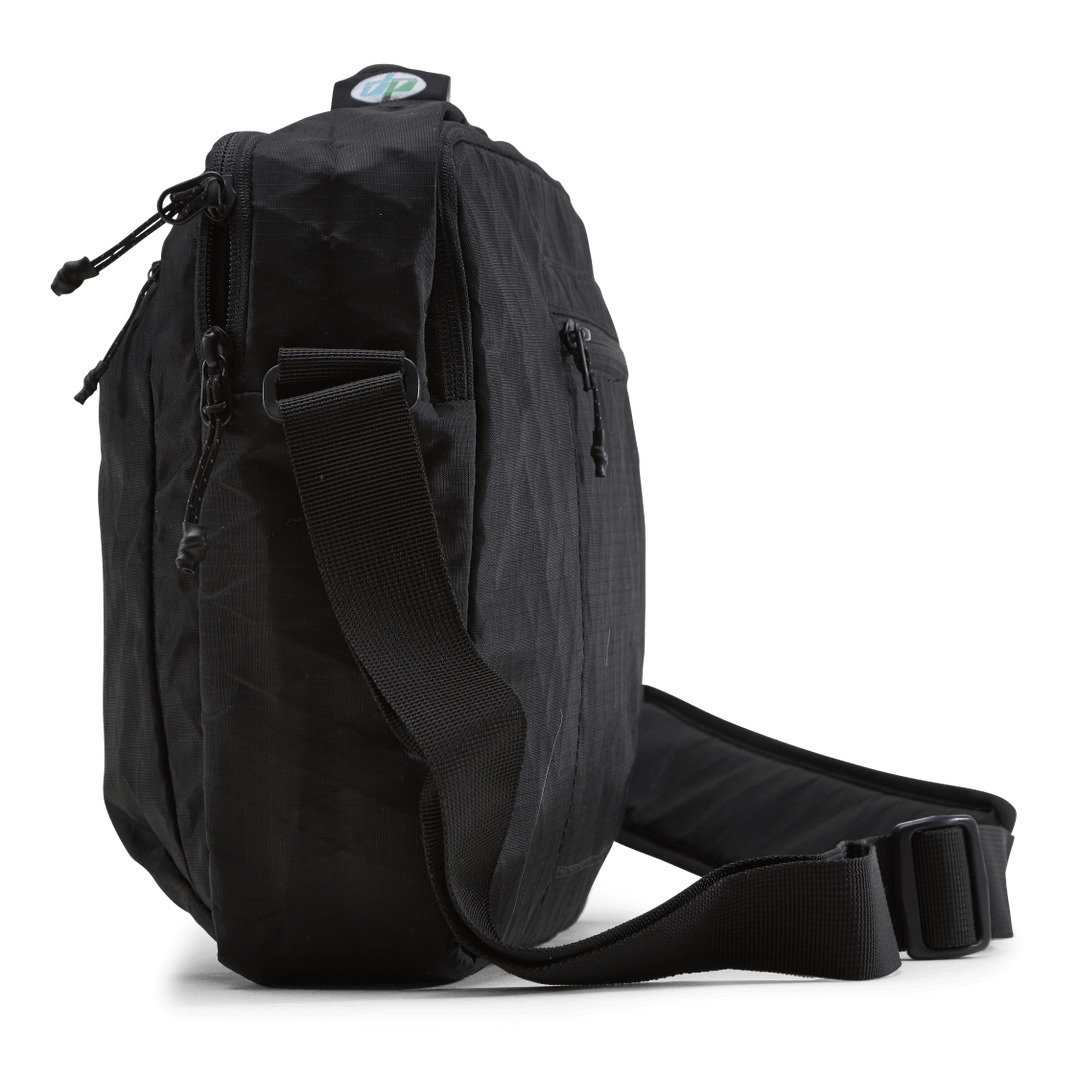 Concourse Messenger 15L Black
