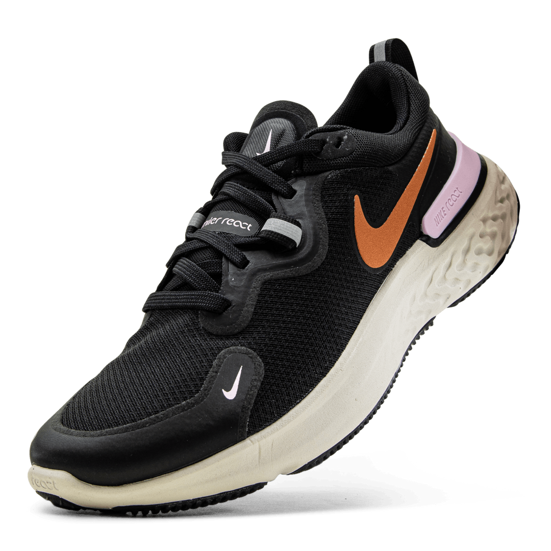 React Miler Black/Gold