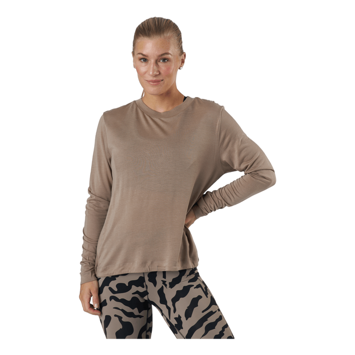 Ease Crew Neck Taupe Grey