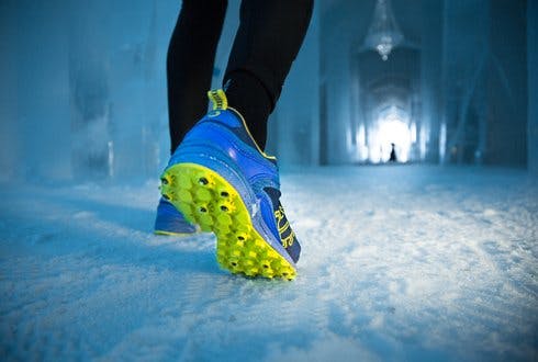 Pourquoi acheter des chaussures de running avec des crampons pour l'hiver ? Image