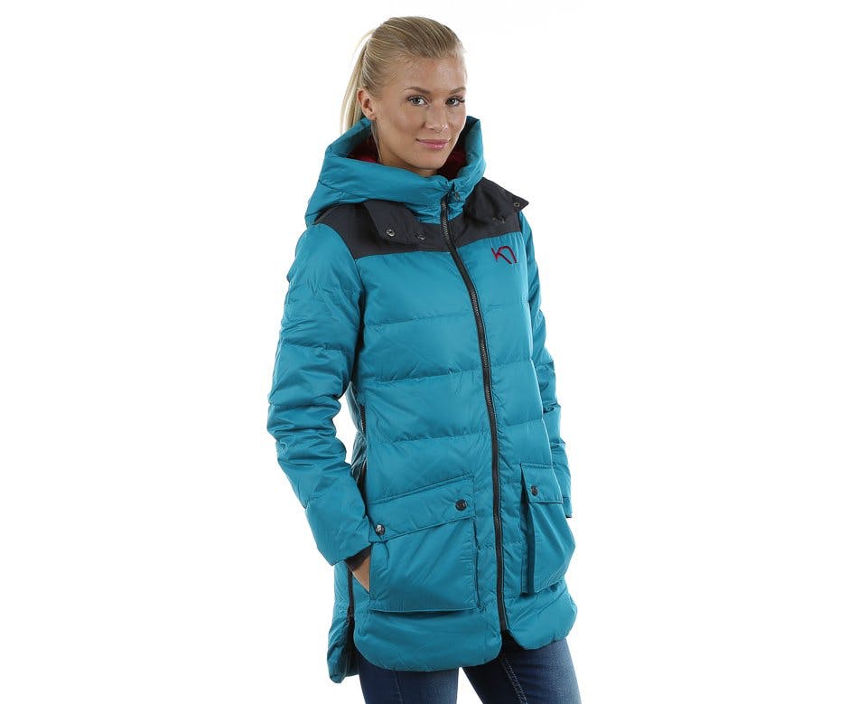 Hold deg varm i en jakke med hette! Image