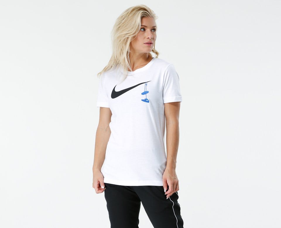 Sensommarens 12 finaste vita t-shirts Image