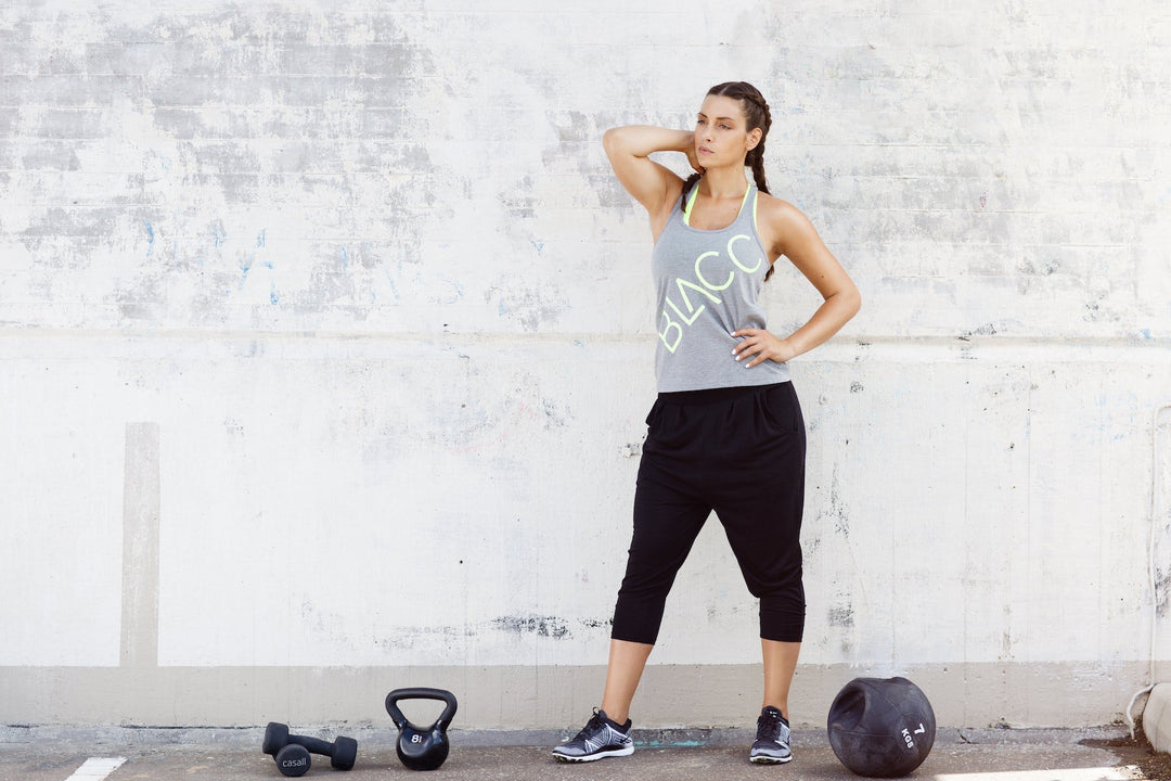 Essentielle øvelser i fitnesscenteret for Blacc-modellen Denice Andrée Image