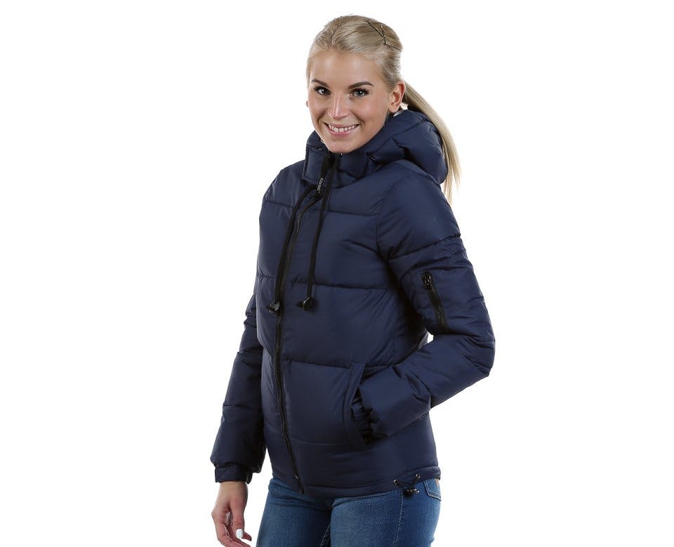 Vinterens 10 fineste blå dunjakker Image