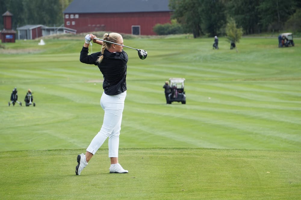 Slik forbedrer du svingen din på golfbanen Image