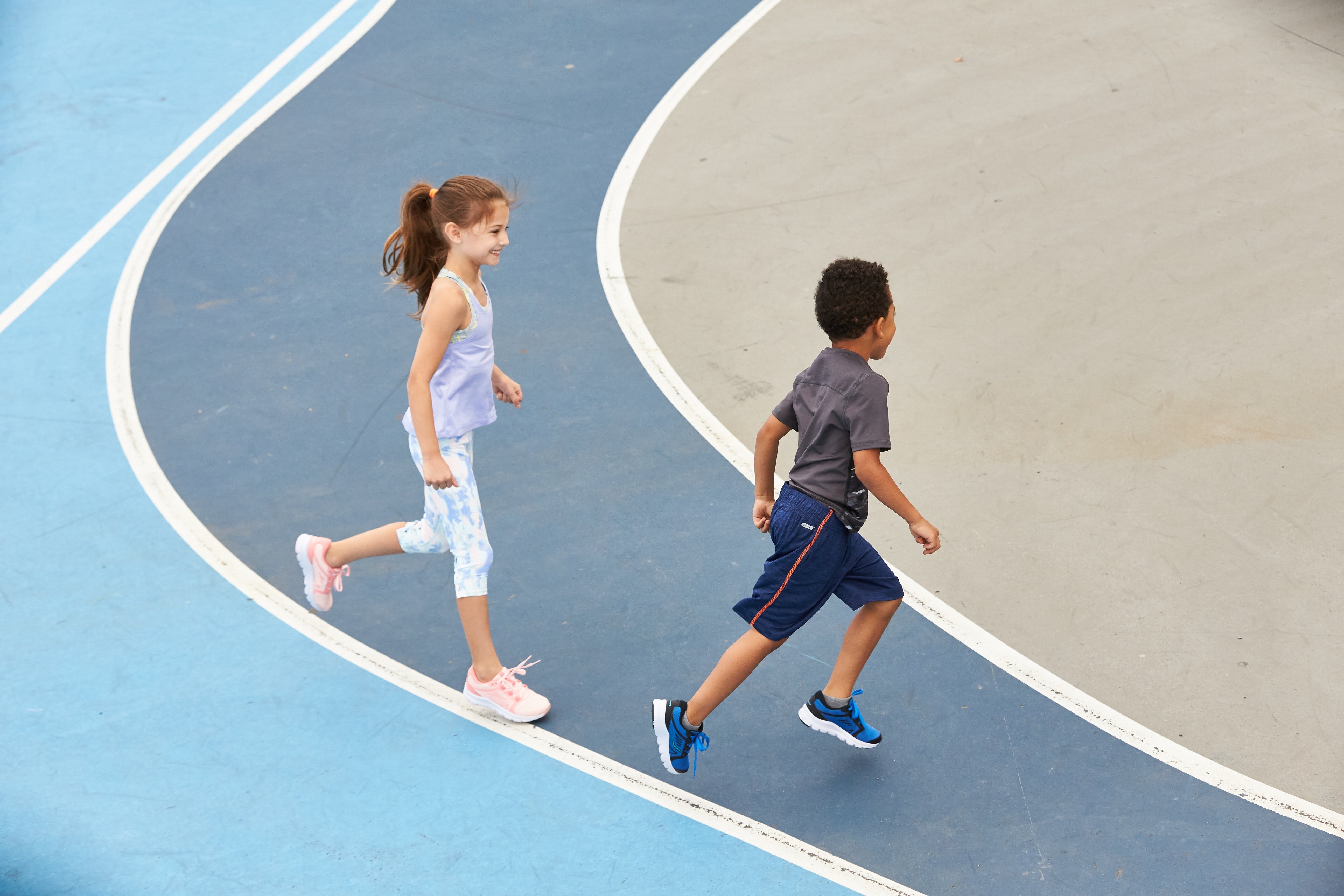 Acheter les bonnes baskets pour les enfants Image