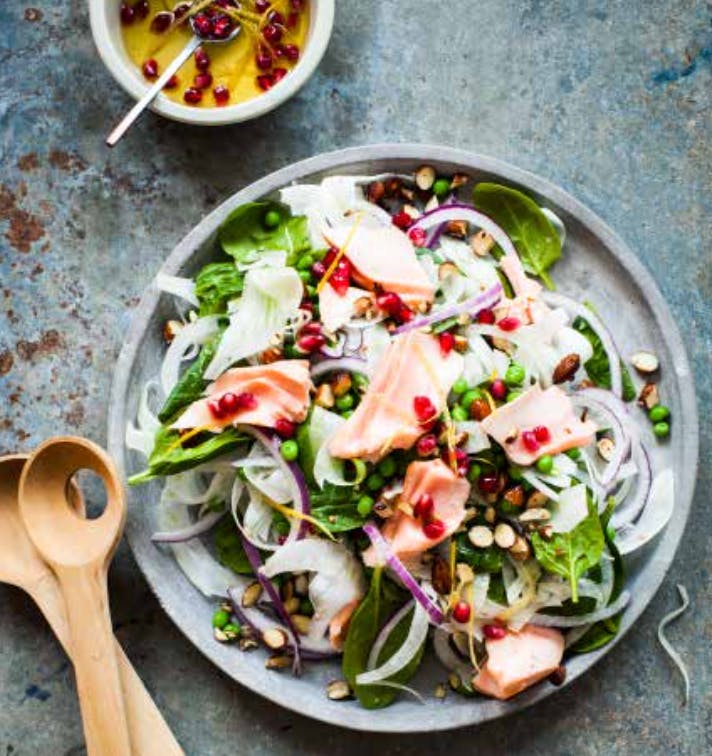 Laga sensommarens godaste laxsallad Image