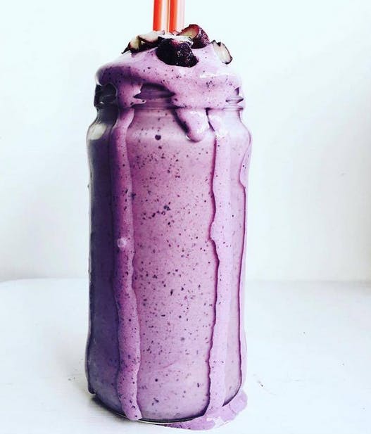 Recept: Lyxig proteinshake med blåbär Image