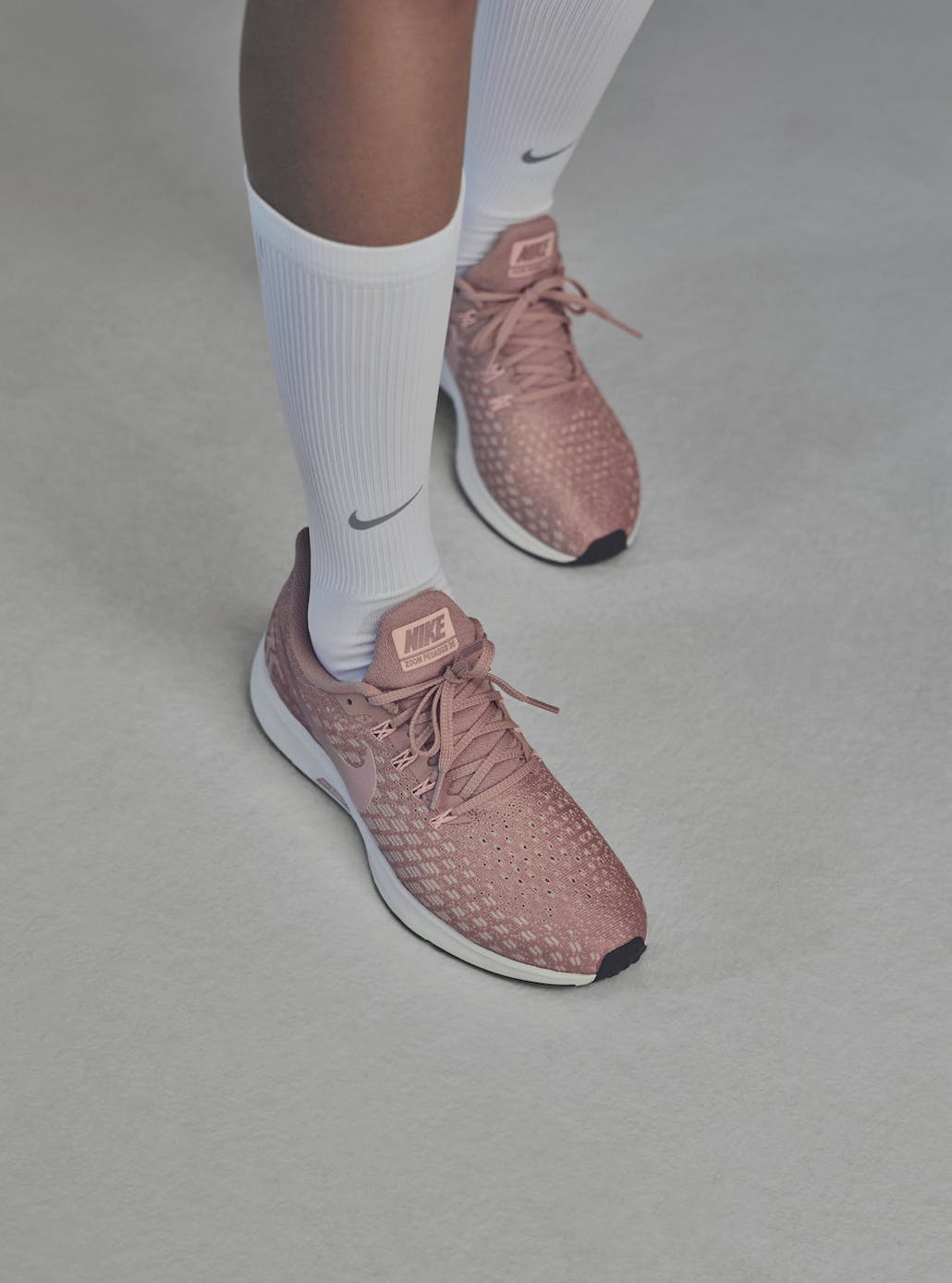 Nå finnes Nike Pegasus 35 i metallic rosa! Image