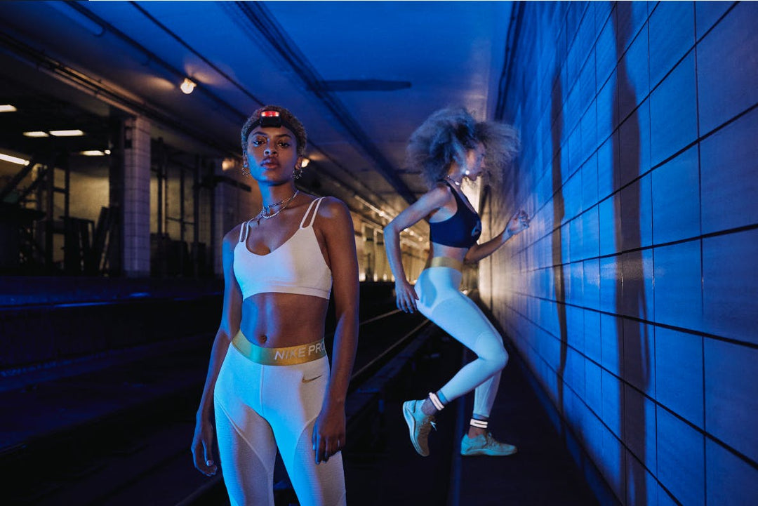 Glittra in det nya året med Nike Metallic Clash Image