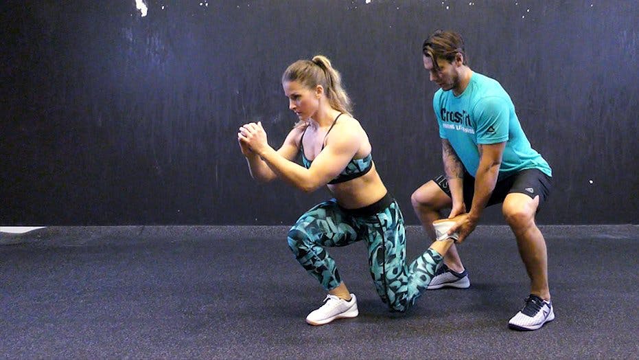 Video: Hård vennetræning uden frie vægte Image