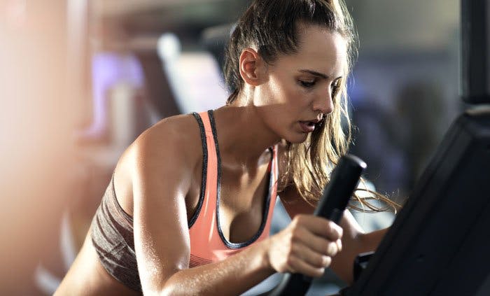 Conseils du coach : s'entraîner plus efficacement sur un cross trainer Image