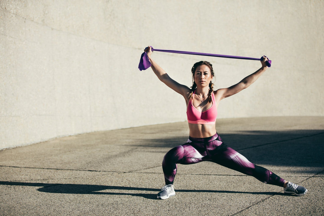 Video: 5 nye øvelser med elastik til hele kroppen Image