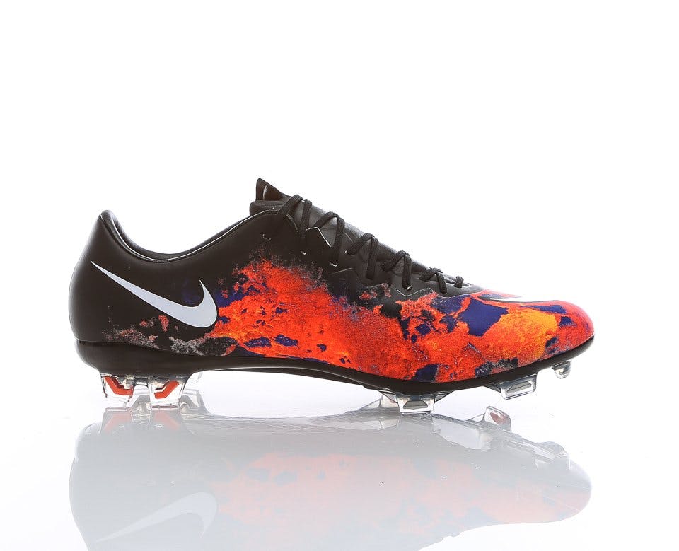 Ronaldos fotbollsskor – heta som lava Image