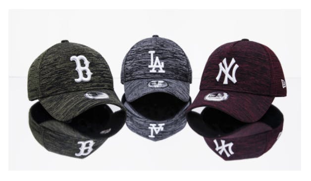 Toppa outfiten med en stickad keps från New Era Image