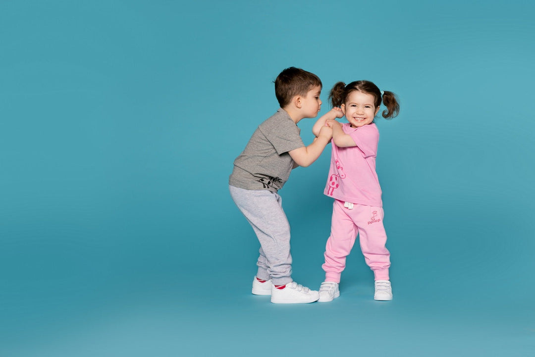 Pollops barneklær er skapt for lek og tull Image