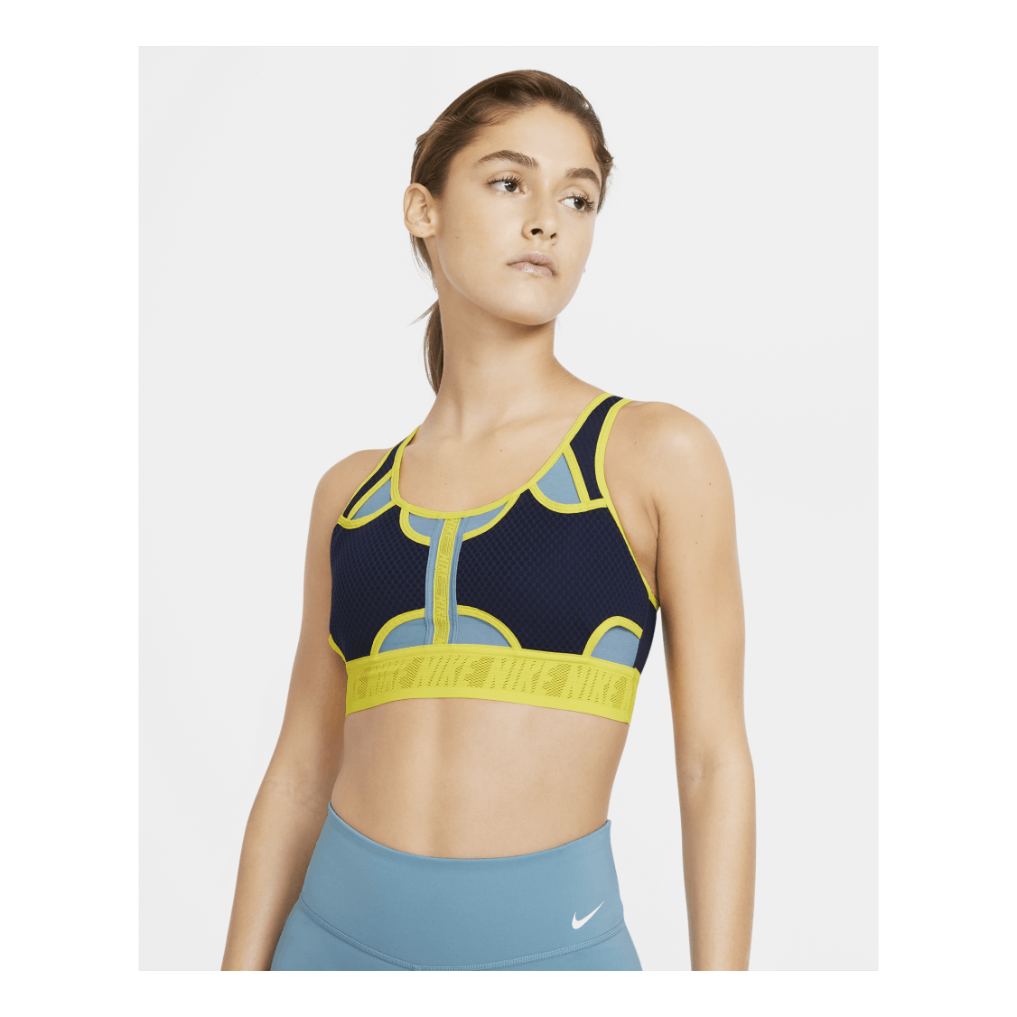 Nike Swoosh UltraBreathe Medium Support Sports Bra Size M Pink