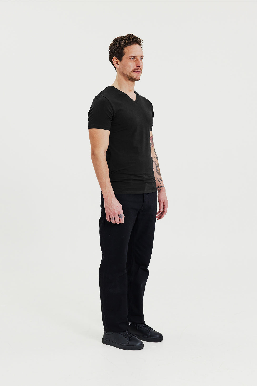 V-Neck Black