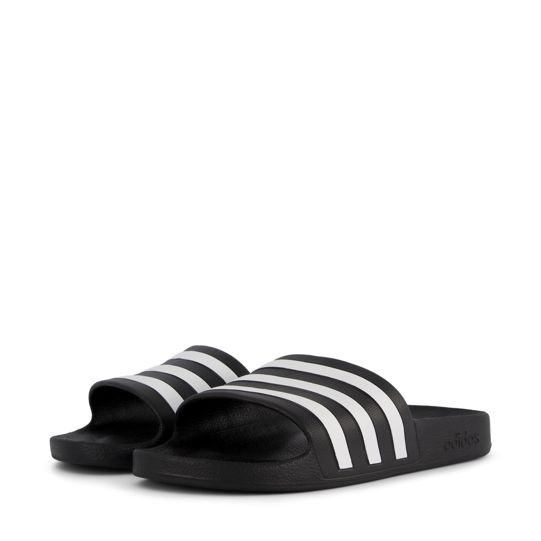 Adidas adilette 2025 aqua slides black