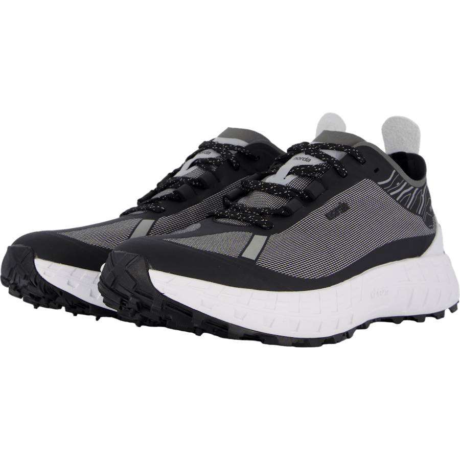 Norda N001 Black/white