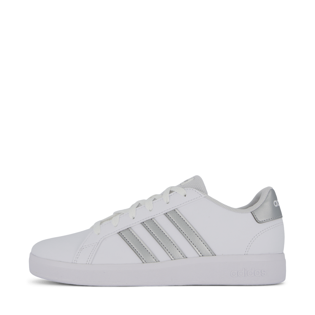 Grand Court Lifestyle Tennis Lace-Up Shoes Cloud White / Matte Silver / Matte