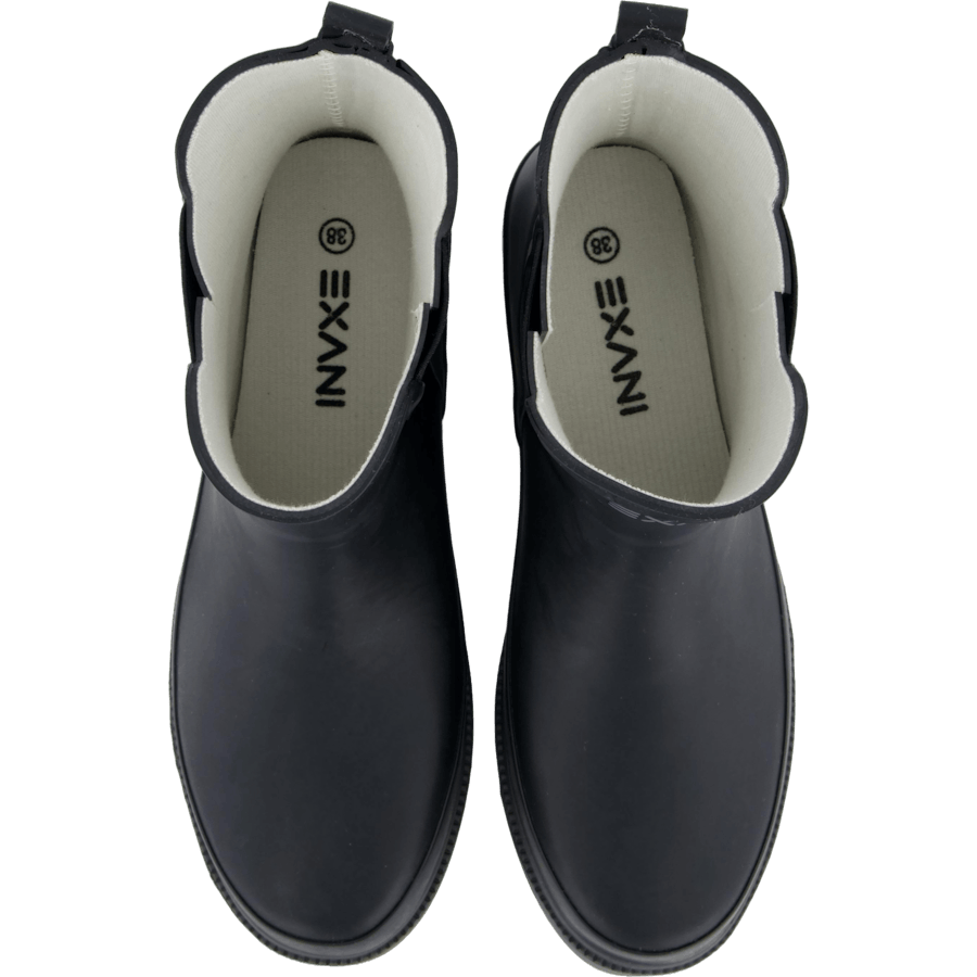 Low Color Boot W Black