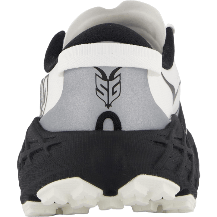 W speedgoat 7 wide Black / white