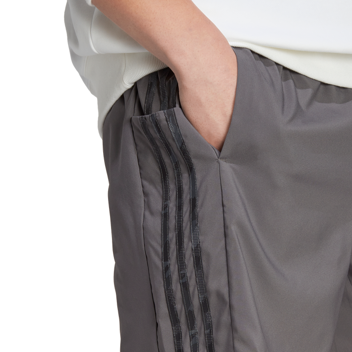 AEROREADY Essentials Chelsea 3-Stripes Shorts Grey Five / Black