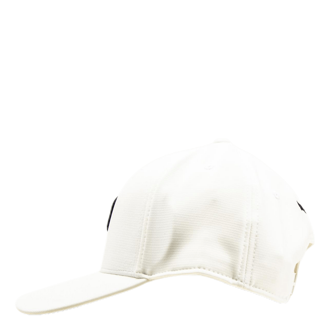 P 110 Cap White