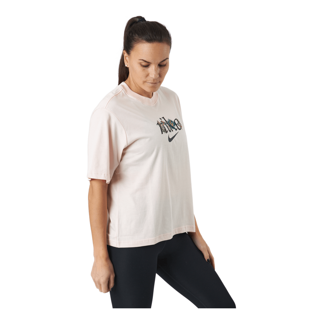 Nike Sportswear Women's T-shir Orange Pearl